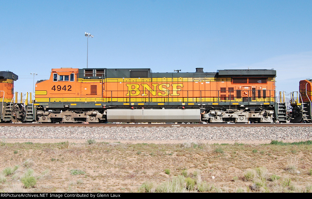 BNSF 4942